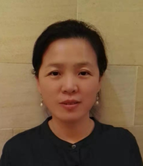 小孩在微笑描述已自動(dòng)生成